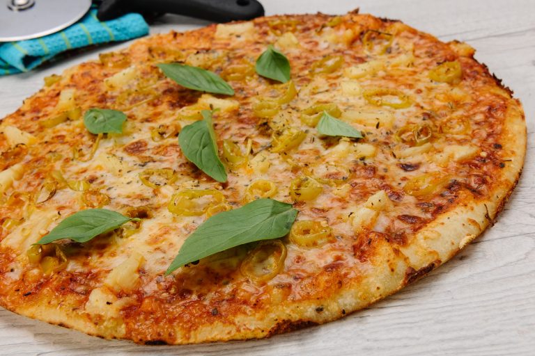 mozarella, pineapple, chipka